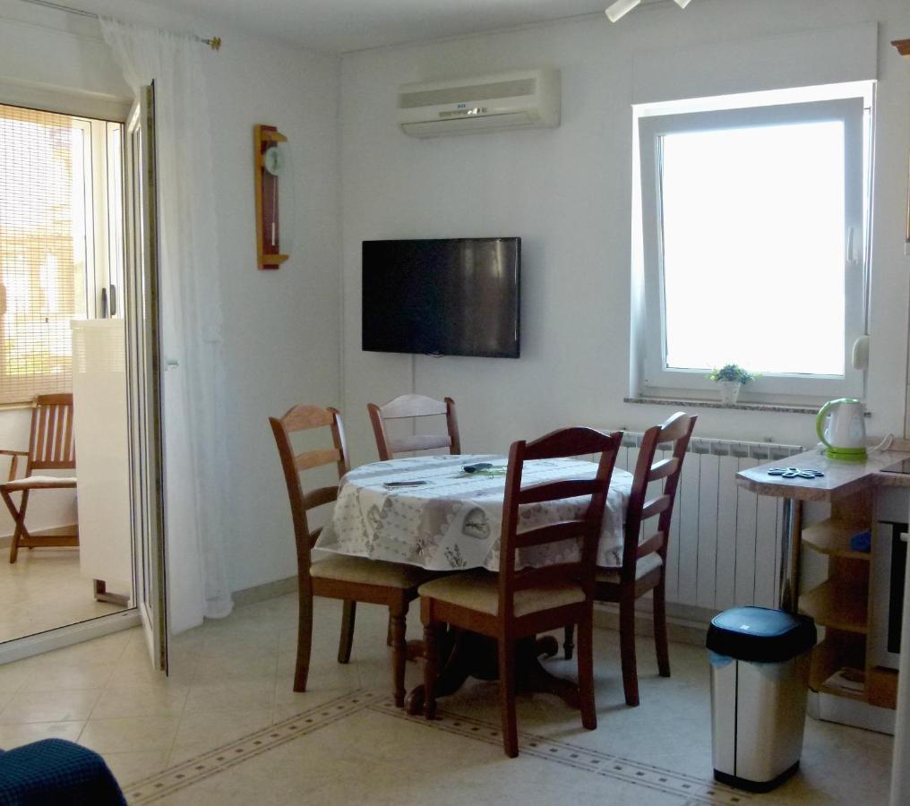 Apartmani Marija Медулин Екстериор снимка